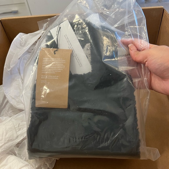 UGG x TELFAR small shopper - Black *With tags - Picture 2 of 4